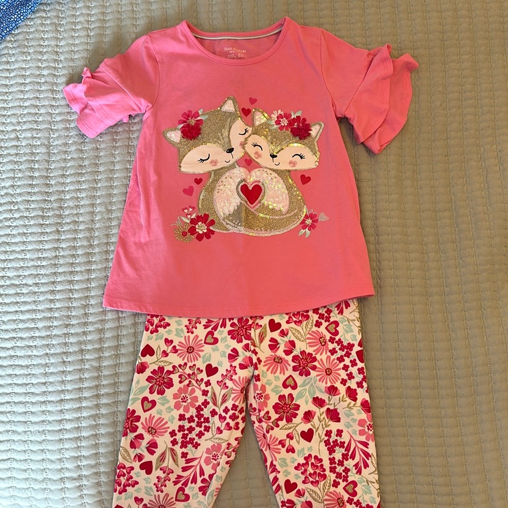 Girls size 7/9 Valentines outfit. Bottoms are fleece lined. Like new